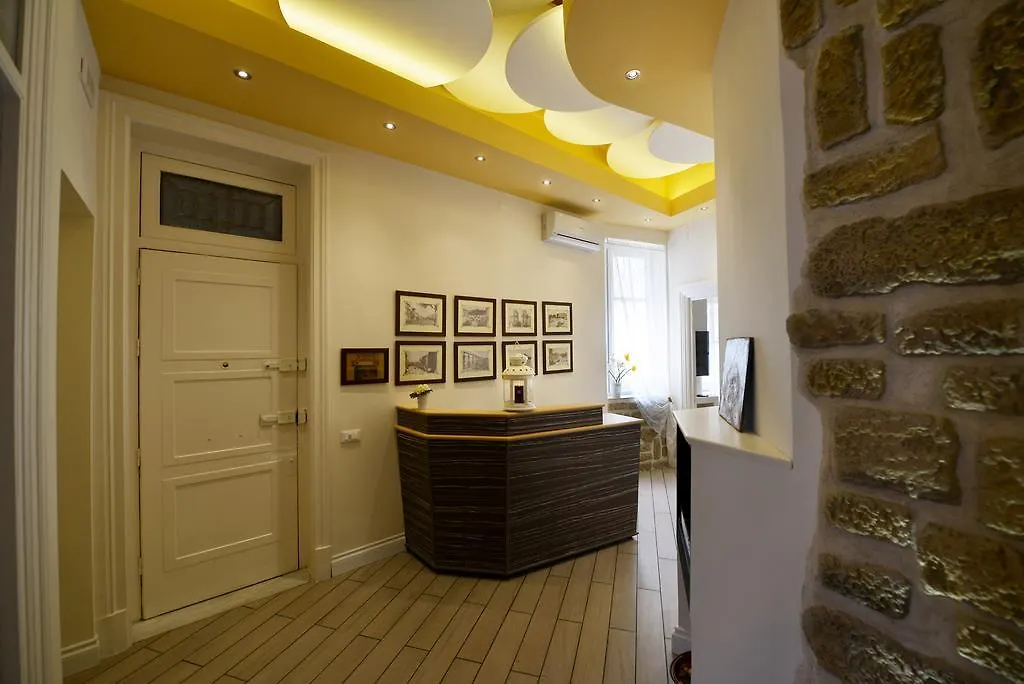 Bed and Breakfast *1*7*4* Via Roma Palermo Bed & Breakfast